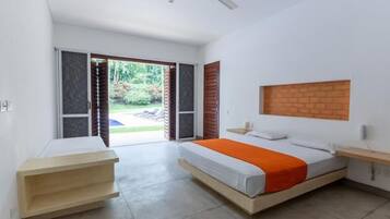 Apartment, Garden View | Iron/ironing board
