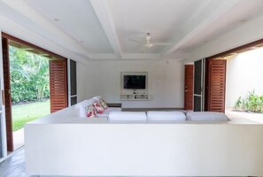 Apartment, Garden View | Living area