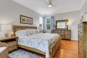 3 chambres, fer et planche à repasser, Wi-Fi, literie fournie