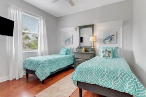 3 bedrooms, iron/ironing board, WiFi, bed sheets - Villa Napoli 3 bedroom Vacation dream in Naples FL (Naples)