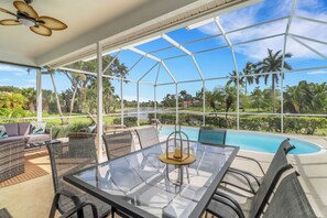 Outdoor dining - Villa Napoli 3 bedroom Vacation dream in Naples FL (Naples)