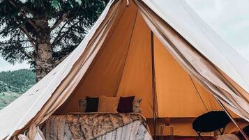 1 bedroom, desk, iron/ironing board, WiFi