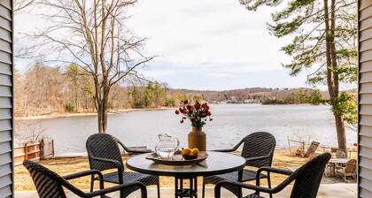 Serene Modern Lakefront Escape: Kayaks, Fishing, Firepit, Private Dock