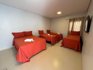 Laptopgeeigneter Arbeitsplatz, kostenloses WLAN