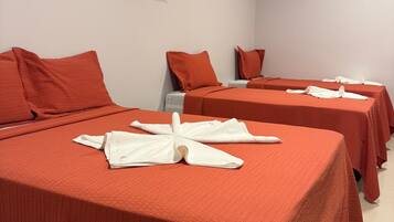 Classic Quadruple Room | Laptop workspace, free WiFi