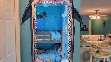 3 makuuhuonetta, silitysrauta/-lauta, vauvan matkasänky, ilmainen Wi-Fi