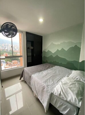 3 quartos, ferros/tábuas de passar roupa, Wi-Fi, roupa de cama
