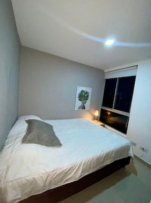 2 chambres, fer et planche à repasser, Wi-Fi gratuit, draps fournis