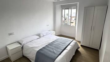 2 slaapkamers, een strijkplank/strijkijzer, wifi, beddengoed