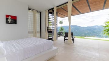 Departamento, vista al jardín | Tabla de planchar con plancha