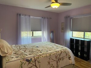 2 bedrooms, iron/ironing board, free WiFi, bed sheets