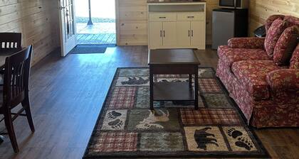 Cabin 1 in peaceful Reed Point 3 minutes from Yellowstone River