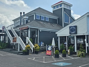 Exterior - Relax in Style at This Airy 3BR/2BA Retreat with Outdoor Oasis (Queenstown)