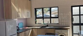 The Royal Bothy. Serene, secure and central 3-bed BnB in Selborne Park Bulawayo