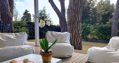Villa with garden in one of the most exclusive places on the Tuscan Coast.