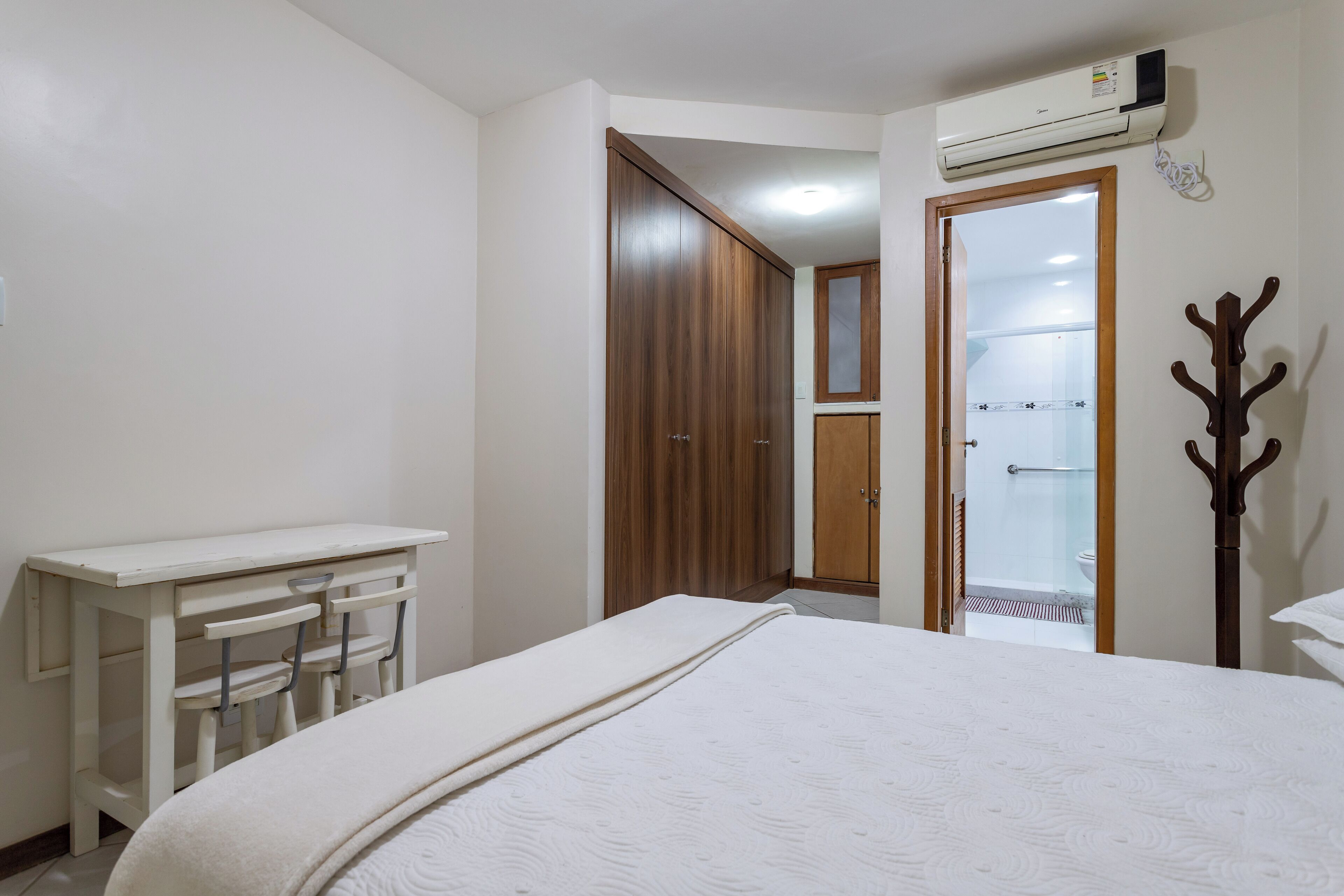 Apartemen Standar, 3 kamar tidur | Tirai kedap cahaya, setrika/meja setrika, dan Wi-Fi gratis