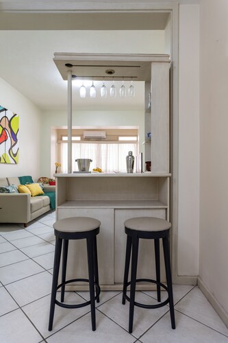 2min da Praia de Copacabana - A303