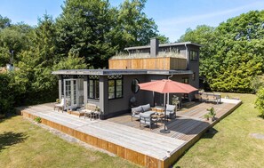 Outdoor dining - Lovely home in Tranekær with WiFi (Tranekær)