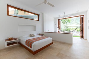 House, Garden View | Iron/ironing board - Yeguas U31 by Wynwood House (Soacha)