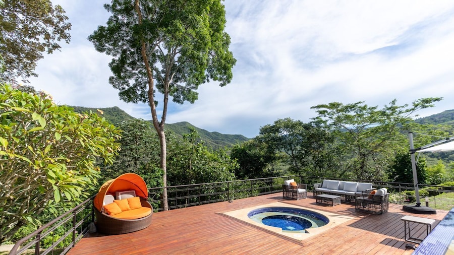 Yeguas U31 by Wynwood House