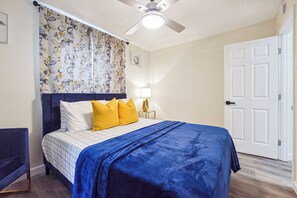 2 slaapkamers, een strijkplank/strijkijzer, wifi, beddengoed