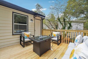 Terrace/patio - Modern Cozy 2BR Near ATL Airport (Atlanta)