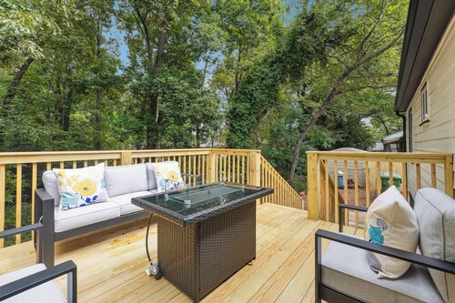 Modern Cozy 2BR Near ATL Airport