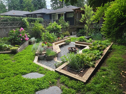 Lynn Valley Private Garden Suite