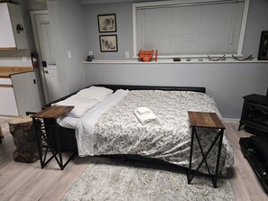 1 Schlafzimmer, Schreibtisch, Bügeleisen/Bügelbrett, kostenloses WLAN