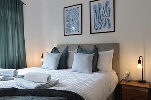 3 bedrooms, iron/ironing board, WiFi, bed sheets