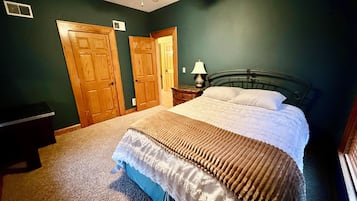 5 Schlafzimmer, Schreibtisch, Bügeleisen/Bügelbrett, kostenloses WLAN