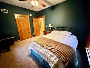 5 soverom, skrivebord, strykejern/-brett og wi-fi (inkludert)