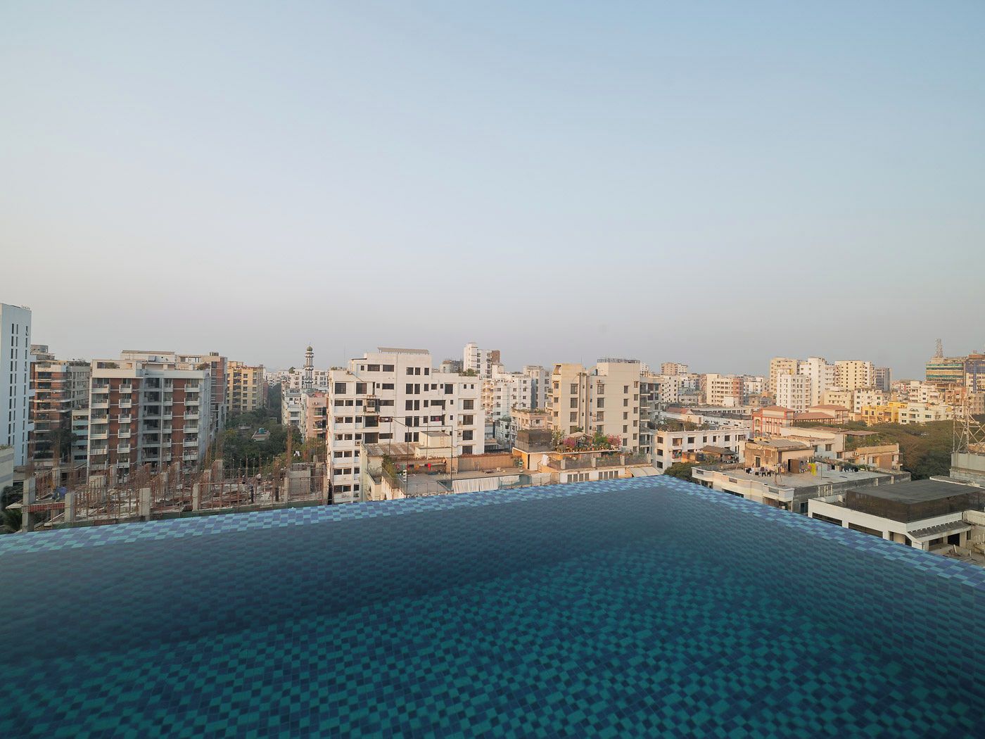 حمام سباحة
