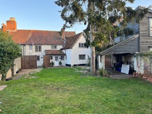 Unclassified image, 4 of 15, button - Harleston Norfolk/ Suffolk Border Historic Cottage (Harleston)