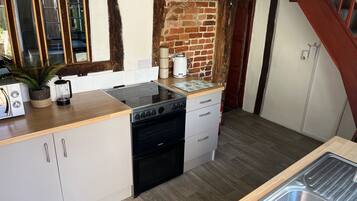 Tủ lạnh, lò vi sóng, lò nướng, bếp nấu