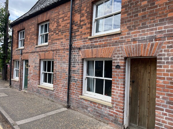 Cottage | Exterior detail - Harleston on Norfolk Suffolk Border (Harleston)