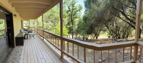 Charming home on Big Creek in serene Groveland @Pine Mountain Lake- Pet friendly