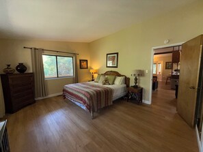 3 bedrooms, iron/ironing board, travel cot, free WiFi