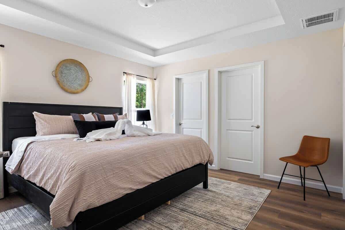 3 bedrooms, iron/ironing board, free WiFi, bed sheets