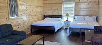 Cabin 2 in lovely Reed Point with AC