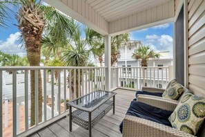 House, Multiple Beds (Grouper Therapy) | Property grounds