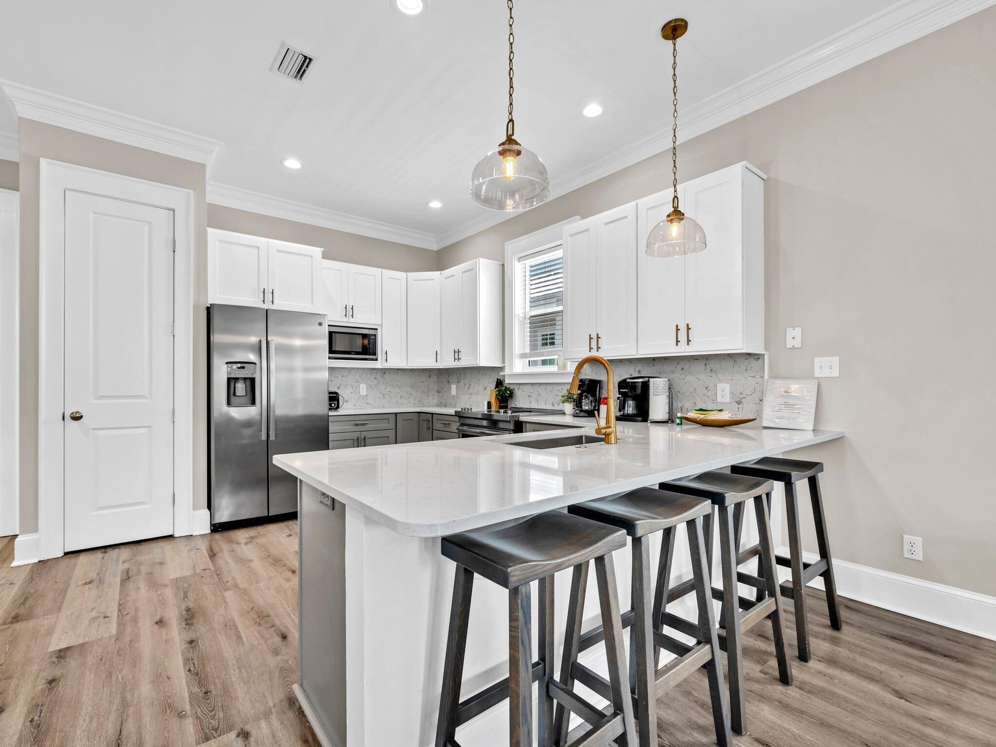 House, Multiple Beds (Calliope) | Private kitchen | Oven, toaster