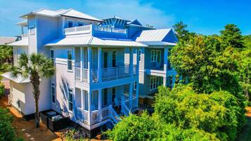 House, Multiple Beds (Calliope) | Exterior