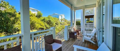 House, Multiple Beds (Calliope) | Property grounds