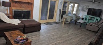 Spacious 5-bedroom house in the heart of Atascocita