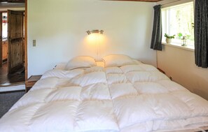 2 bedrooms, travel cot, free WiFi - 2 bedroom stunning home in Bredebro (Bredebro)