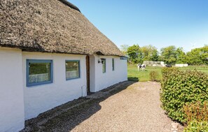 Property grounds - 2 bedroom stunning home in Bredebro (Bredebro)