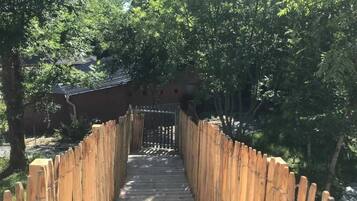 Enceinte de lâhĂ©bergement