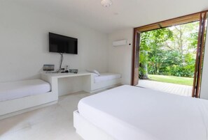 Maison, vue jardin