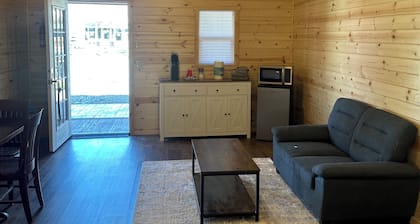 Cabin 3 with AC and WiFi in charming Reed Point